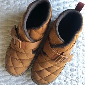 Chaco Quilted Slippers- Women’s Size 9